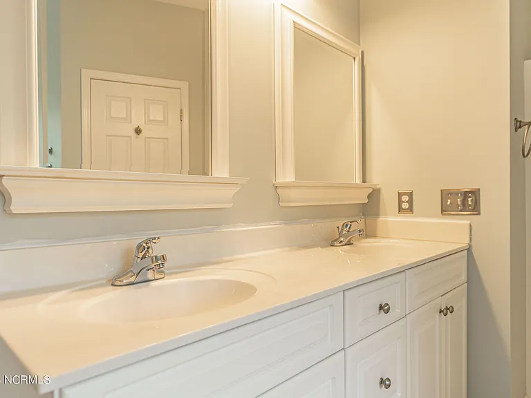 465 Crestview Rd — Photo 44