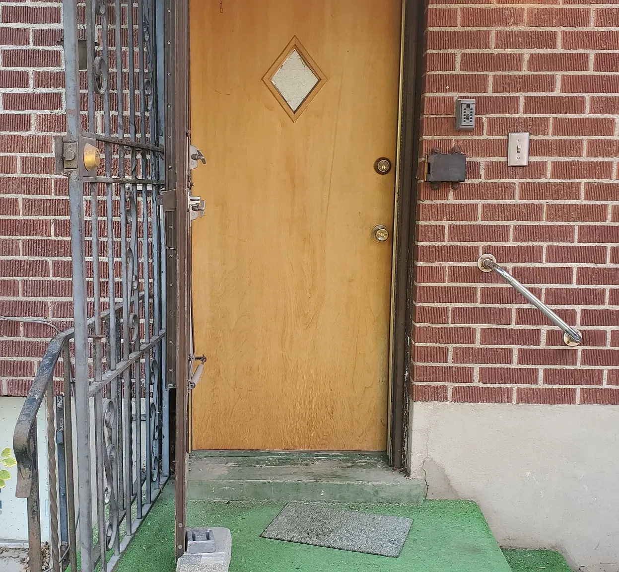 1 bed, 750 sqft, $1,050 — Photo 1