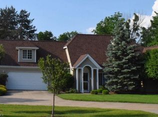 10424 W Cobblestone Ln, Twinsburg, OH 44087