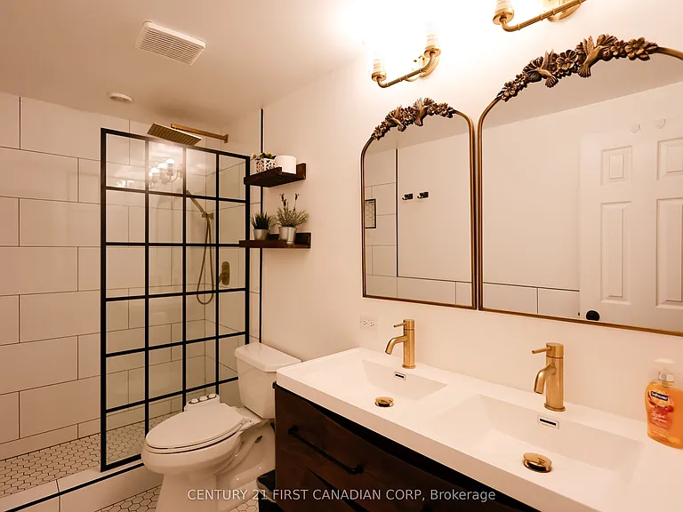 70 Chapman Ct #70 — Photo 17