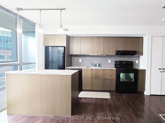 5th image of 110 Charles St E #1510