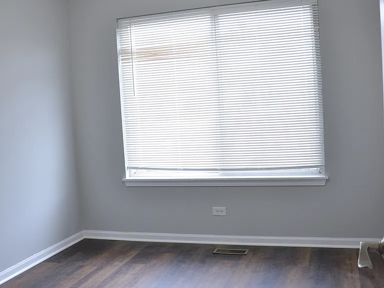 654 Lincoln Station Dr — Photo 18