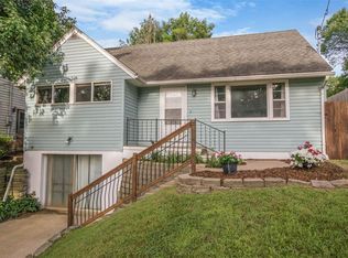 1664 11th St NW, Cedar Rapids, IA 52405