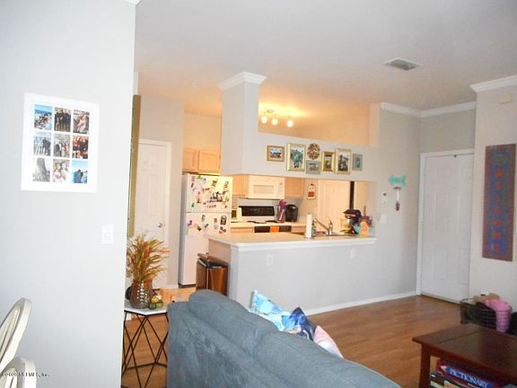 5th image of 211 Colima Ct Unit 1124