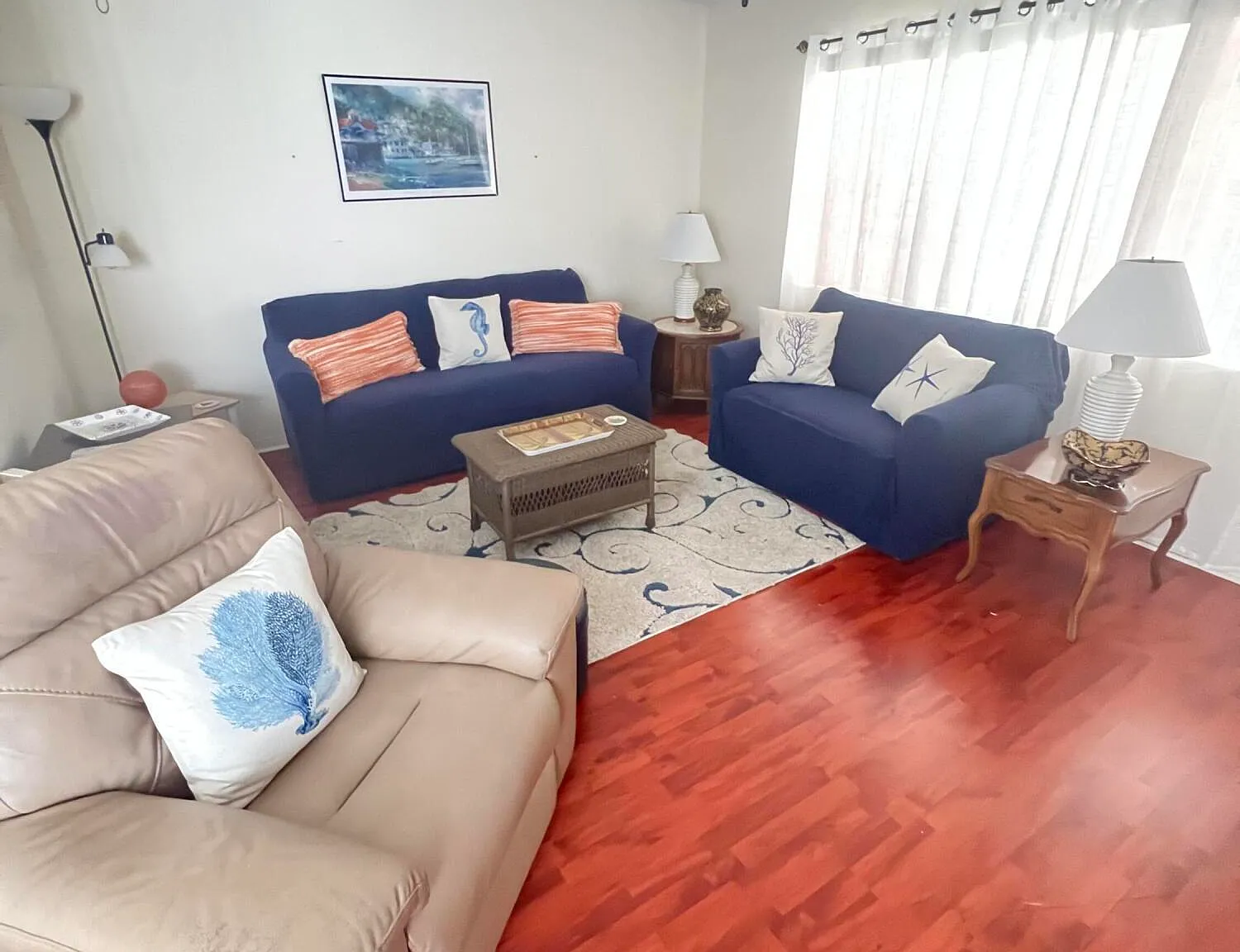 1 bed, 1.5 bath, 702 sqft, $1,199 — Photo 2