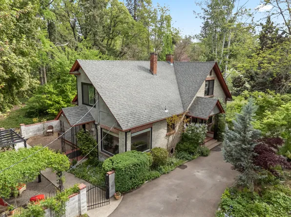122 Janney Ln, Medford, OR 97501