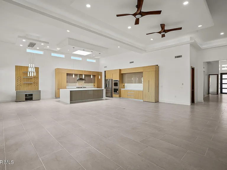 11337 Ardelle Ave — Photo 6