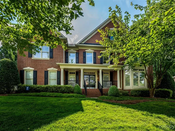413 Hampshire Hill Rd, Matthews, NC 28105