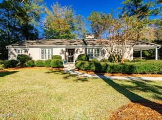 400 Fairway Dr, Trent Woods, NC 28562