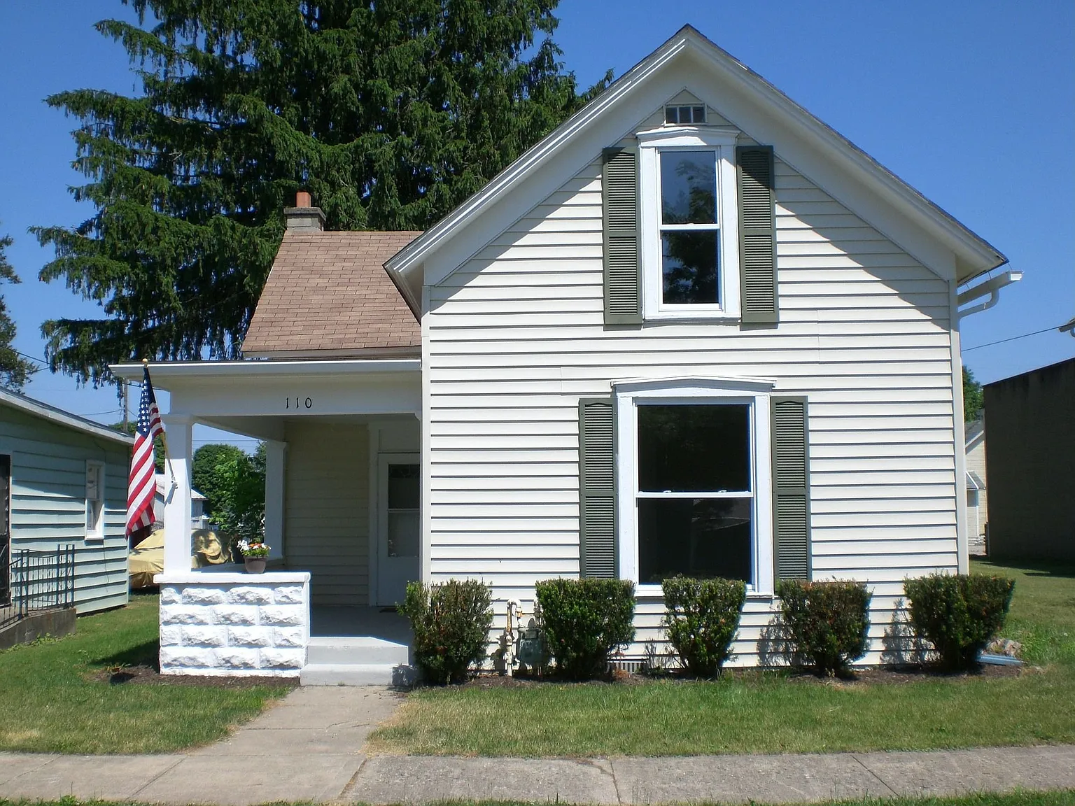 110 Lincoln Ave photo 1