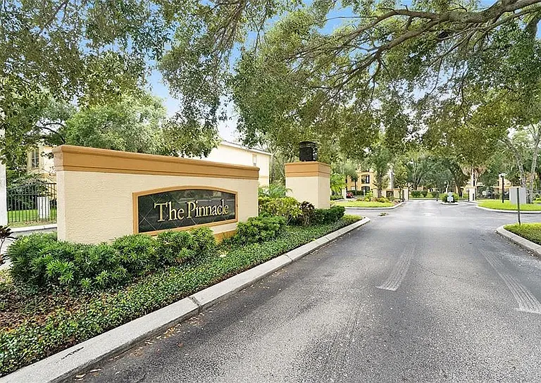 Pinnacle Heights Cir — Photo 1