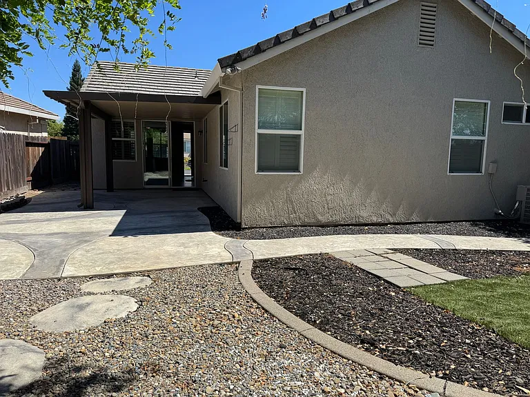 576 Sutherland Ranch Ln — Photo 20
