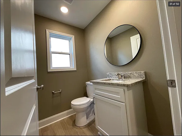 401 & 403 E Center St #401 — Photo 5