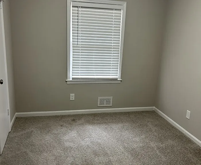 2330 Maryland Ct — Photo 12