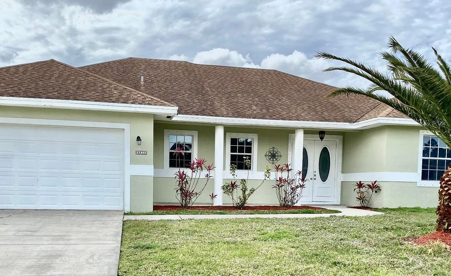 3 bed, 2.0 bath, 1865 sqft, $2,600 — Photo 1