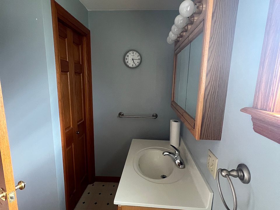 1st image of 409 8th St #2