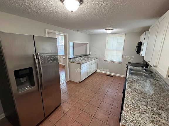 5th image of 736 Echles St