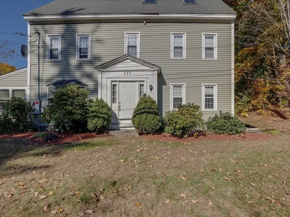 221 Lowell St #1, Andover, MA 01810