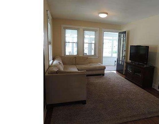 4th image of 104 Glenside Ave