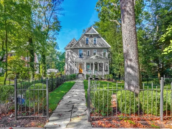 192 Summit Ave, Summit City, NJ 07901