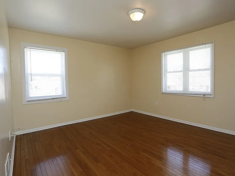 2301 Waverly Dr — Photo 38