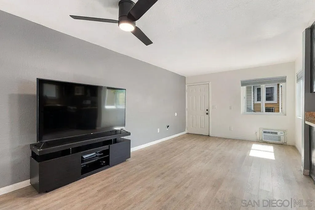 2 bed, 1.0 bath, 652 sqft, $2,600 — Photo 3