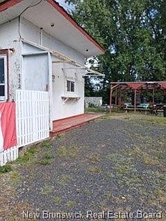 4th image of 220 Bloomfield Ridge Rd