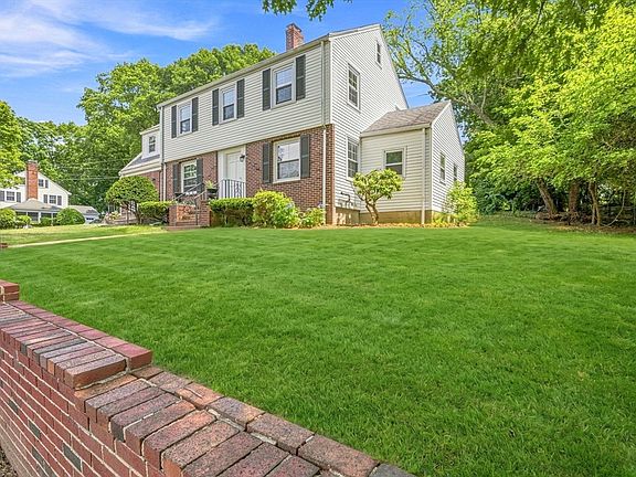 2nd image of 49 Parkside Cir