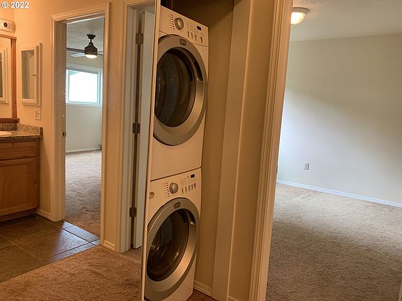 5th image of 7312 NE 16th Ave #106