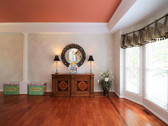 5th image of 3281 Mantilla Dr