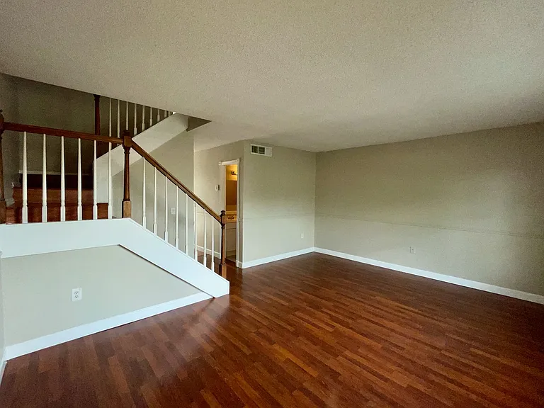 6083 S Village Cir — Photo 6