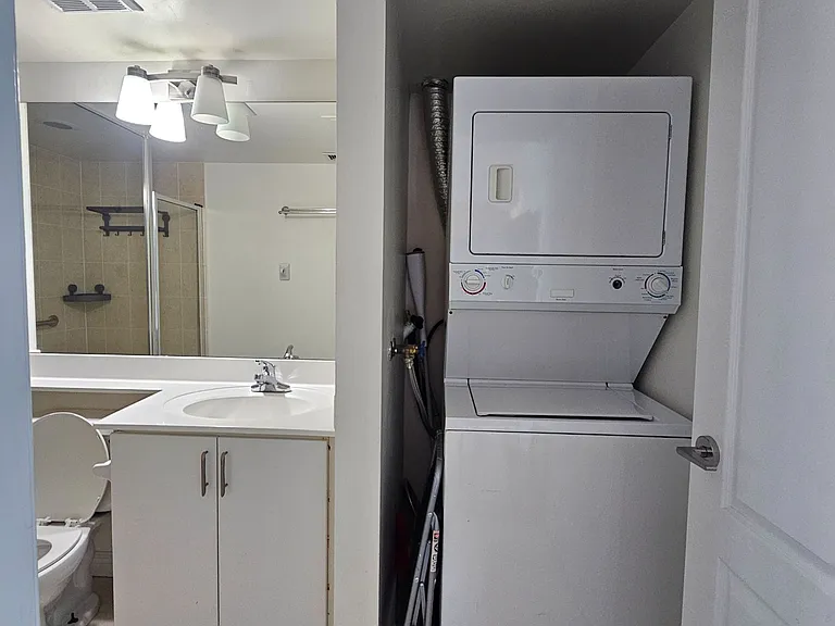 70 Town Centre Ct #711 — Photo 21