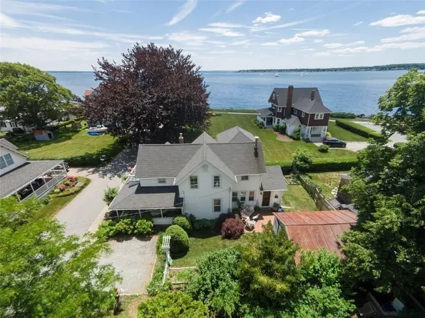 51 9th Ave, Warwick, RI 02886
