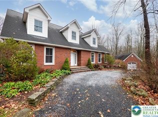 401 Echo Lake Dr, Bangor, PA 18013