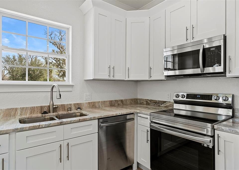 1st image of 609R W Eastwind Dr