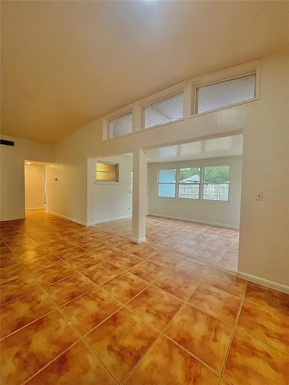 4 bed, 2.0 bath, 1438 sqft, $2,700 — Photo 3