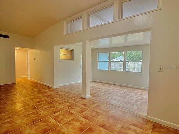 3rd image of 1390 Satsuma St