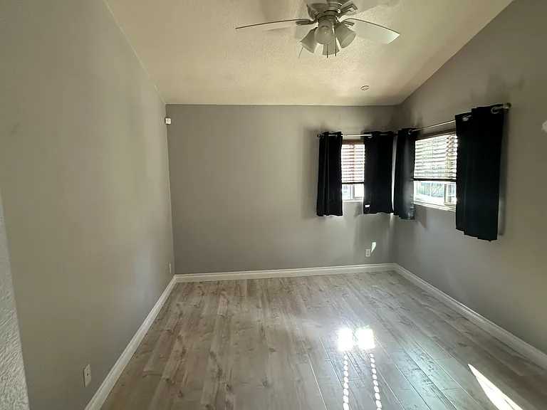 24401 Avenida De Los Ninos — Photo 9