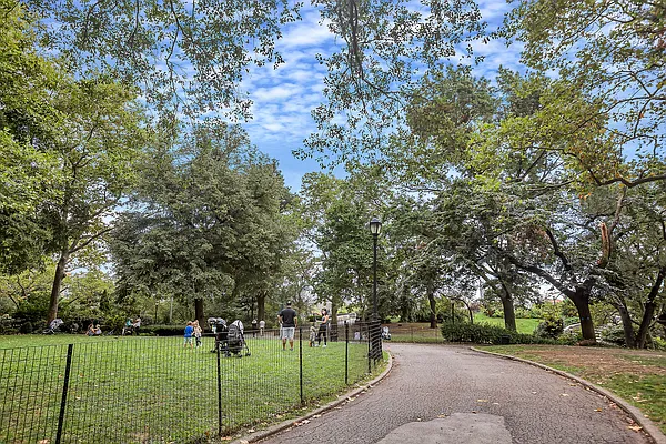 Sold by Bond New York | media 10