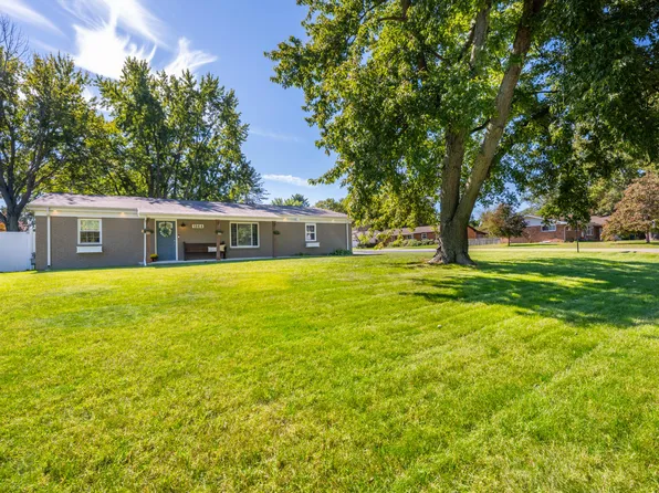 1864 N Sierra Way, Stevensville, MI 49127