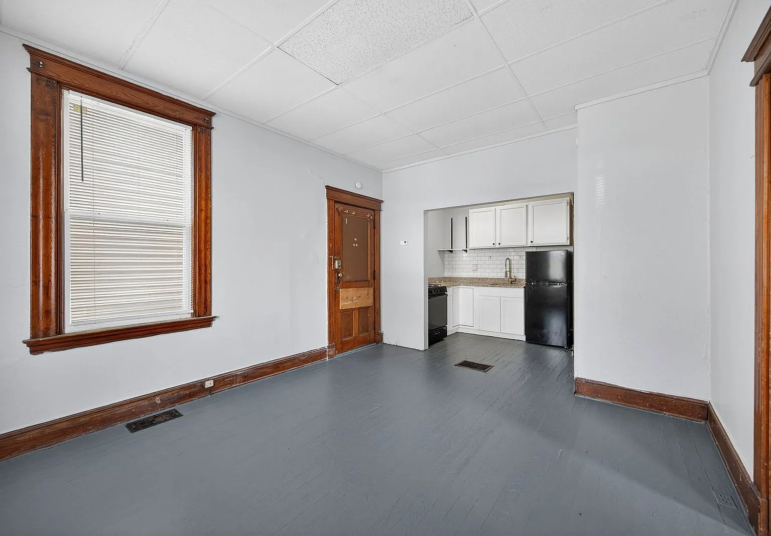 1 bed, 1.0 bath, 570 sqft, $999 — Photo 2