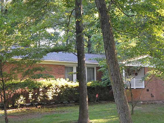 2nd image of 601 Hillsdale Dr