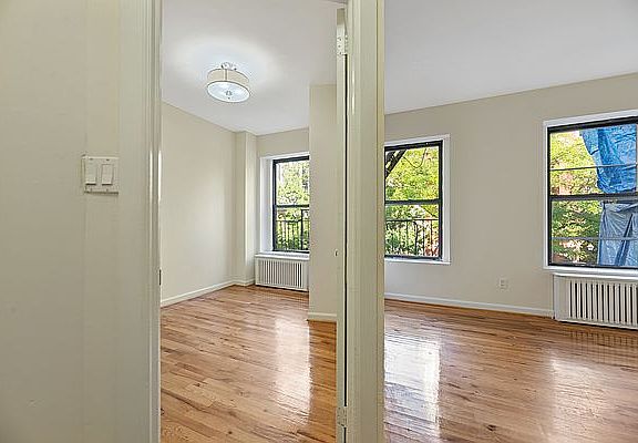 5th image of 876 Lexington Ave APT 2B