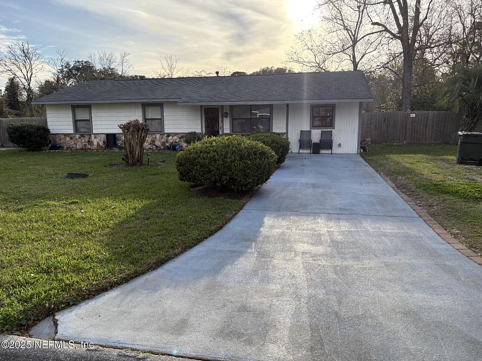 1st image of 425 ROBERTS Street S