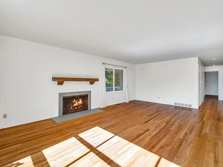 9140 NE 21st Pl — Photo 6