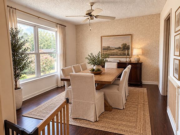 4th image of 1616 Country Manor Rd