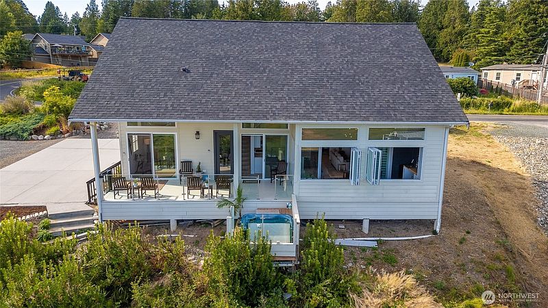 3rd image of 3691 N Red River Road