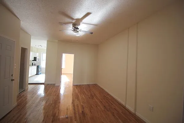 Rented by Capri Jet Realty Corp | media 10