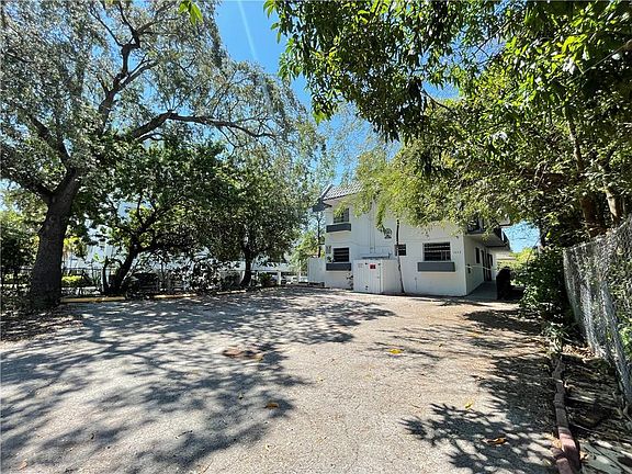 4th image of 1052 NW 4th St #4