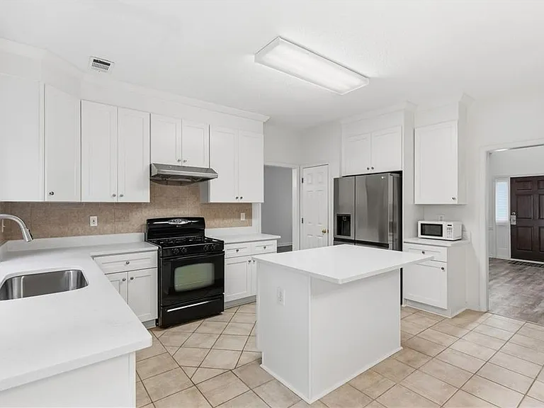 6430 Barwick Ln — Photo 13